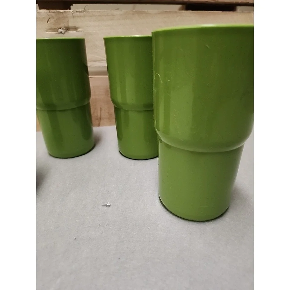 Tupperware Vintage Green Tumbler Set - (4) 12oz - #2412d -EUC